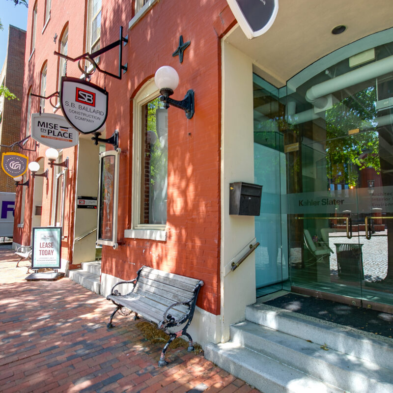 Front door of 104 Shockoe Slip
